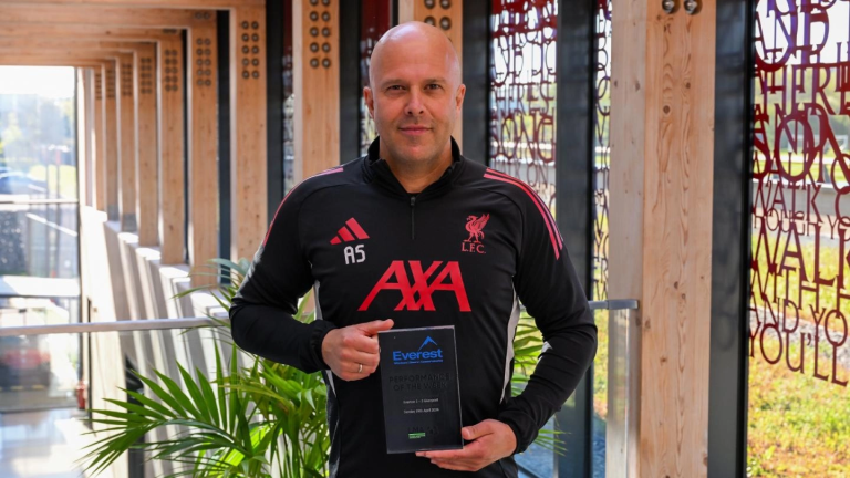 อาร์เนอ เผย เอกีตีเก เข้ารับการผ่าตัดผ่านฉลุย หวังเจ้าตัวแกร่งกว่าเดิมหลังหายเจ็บ